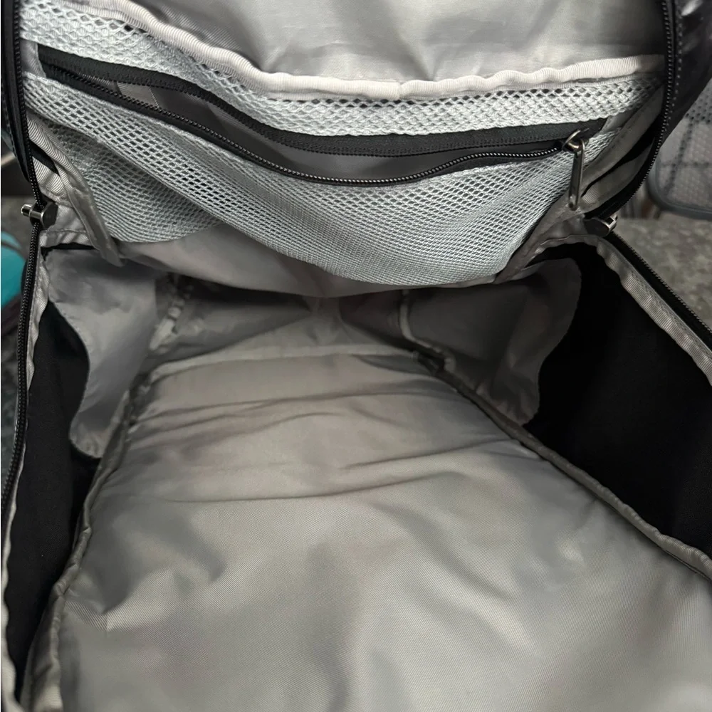 Patagonia Black Hole Pack 33L Black - Picture 2 of 7